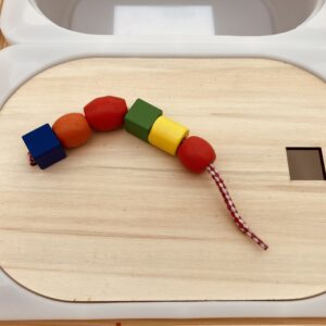 Insert en bois pour bac Trofast enfilage de perles, task box enfilage