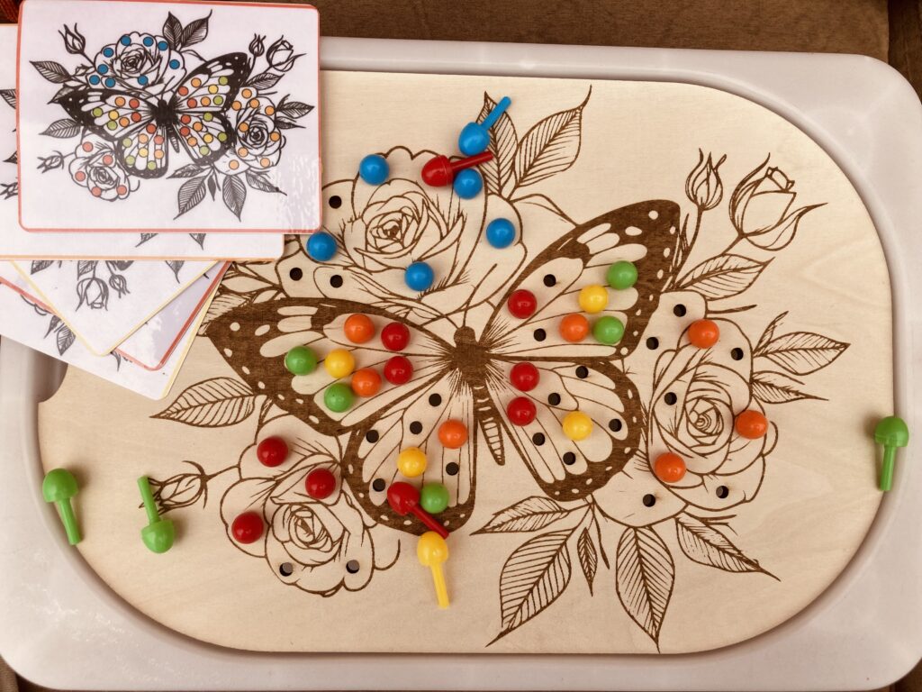 Insert Trofast papillon et roses