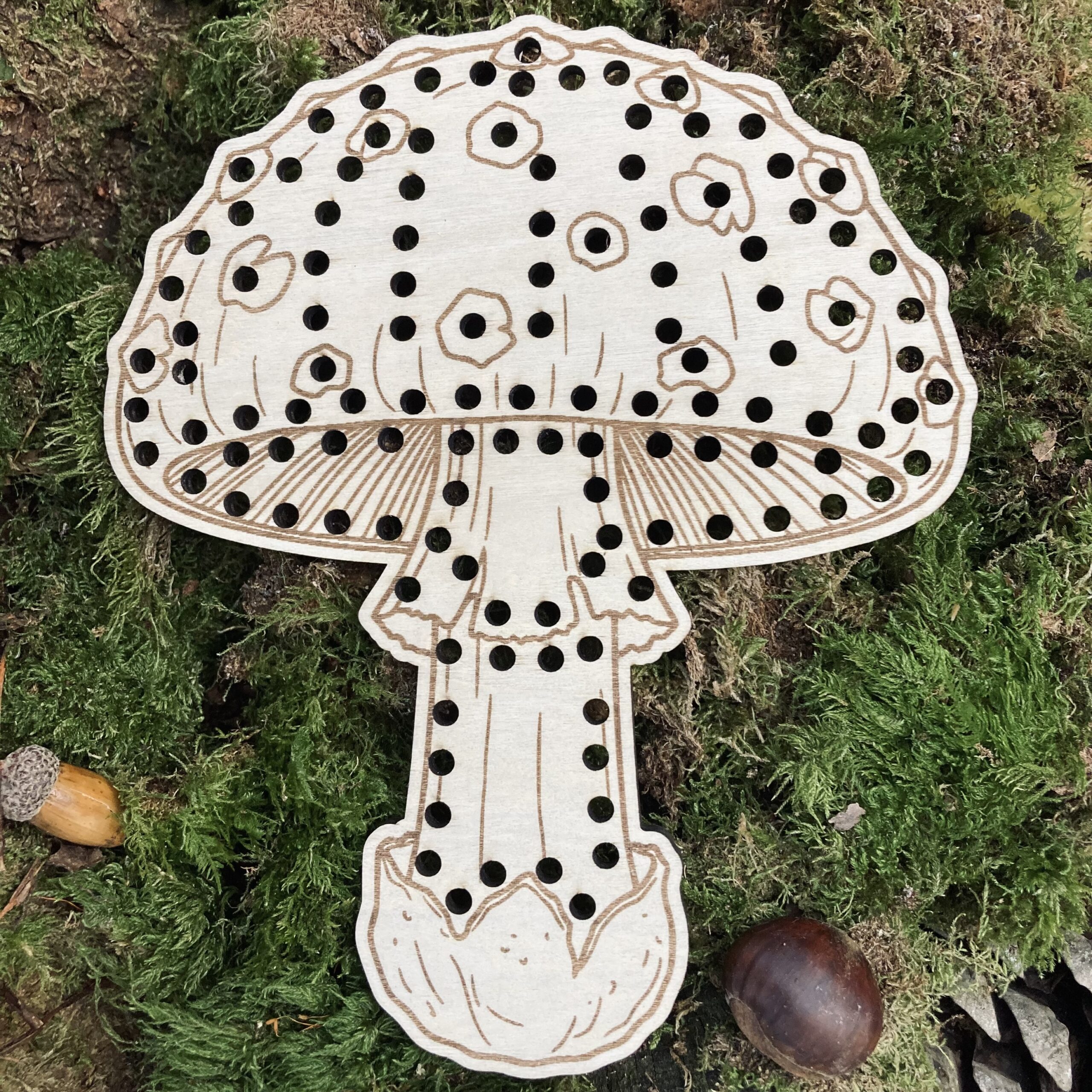Champignon à broder lacer